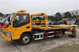 淮上哪里有拖车服务